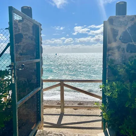 Beautiful With Private Access To The Sea